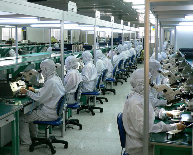 Компанию Apple обвиняют в нарушении рабочих прав на заводах Pegatron