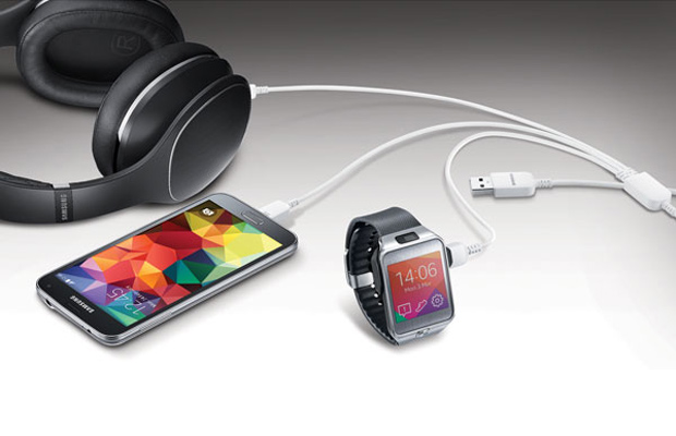 Samsung выпускает USB-кабель для одновременной зарядки трех устройств