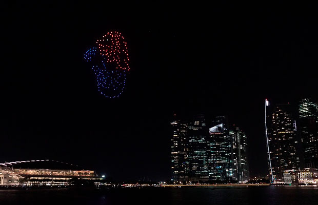 300 дронов изобразят карту Сингапура в вечернем небе