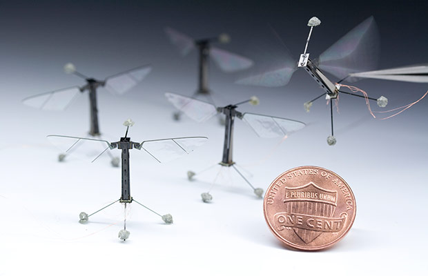 Ученые создали необычного летающего микроробота