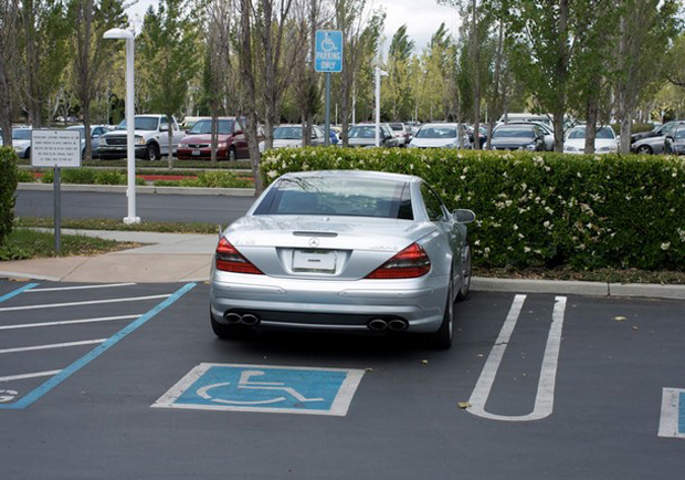 Почему Стив Джобс парковался на месте для инвалидов