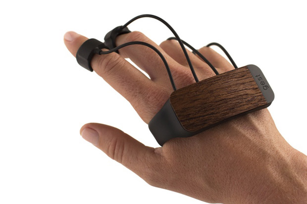 Перчатка Gest позволит управлять устройствами при помощи жестов