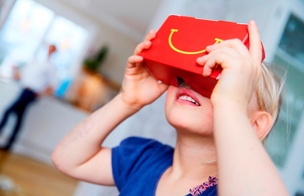 «Хэппи мил» с Макдональдса превращается в шлем виртуальной реальности