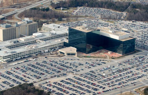 Сноуден: Ежедневно АНБ снимает информацию с более 5 млрд. мобильных устройств