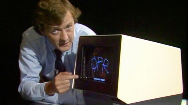 Знали ли вы, что первый действительно сенсорный экран был представлен в 1982 году?