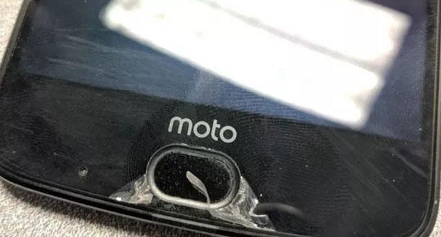 В смартфонах Moto появилась проблема с расслаиванием дисплея