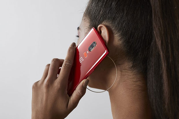Смартфон OnePlus 6 выпущен в цвете Amber Red
