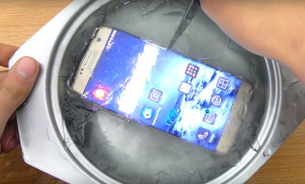 Samsung Galaxy S7 Edge оставили на пару часов в морозилке