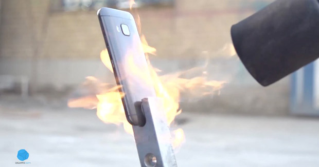 Испытание HTC One M9 газовой горелкой