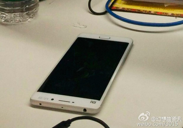 Xiaomi Mi5 замечен в белом исполнении