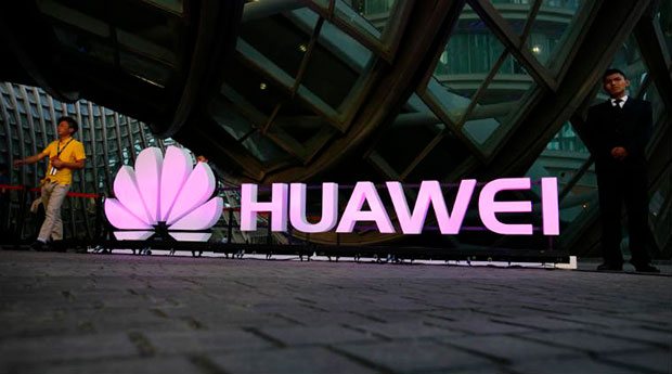 Первый гибкий смартфон покажут в этом году, а представит его Huawei