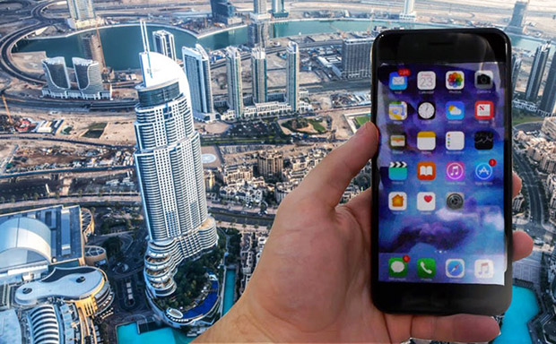 TechRax бросил iPhone 7 Plus с Бурдж-Халифа