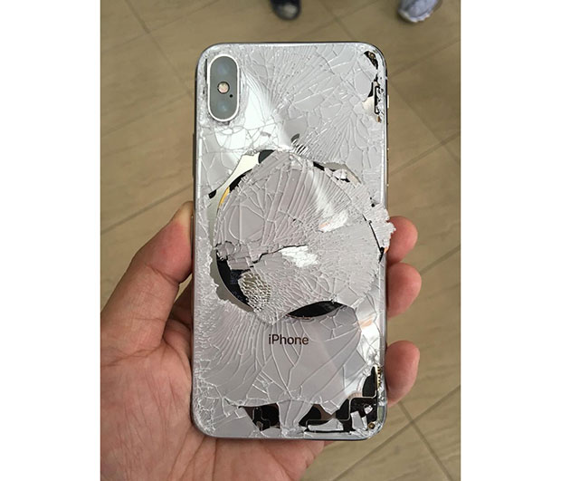 Что может случиться с iPhone X при падении