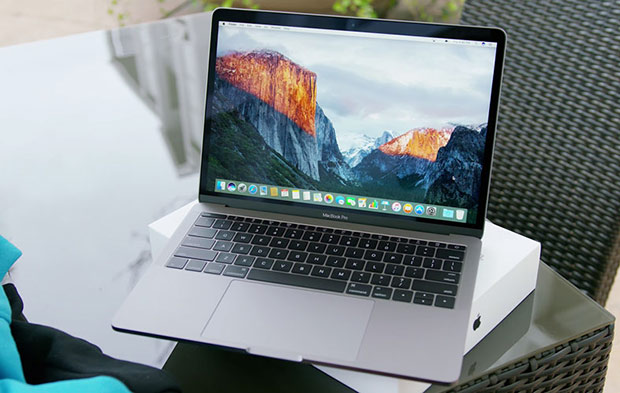 Распаковка нового 13-дюймового MacBook Pro