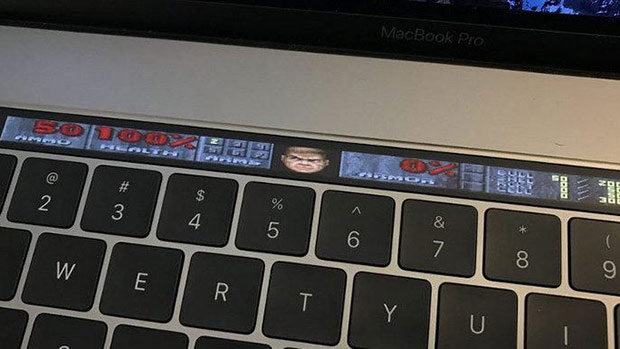 На полоске Touch Bar ноутбука MacBook Pro умудрились запустить Doom