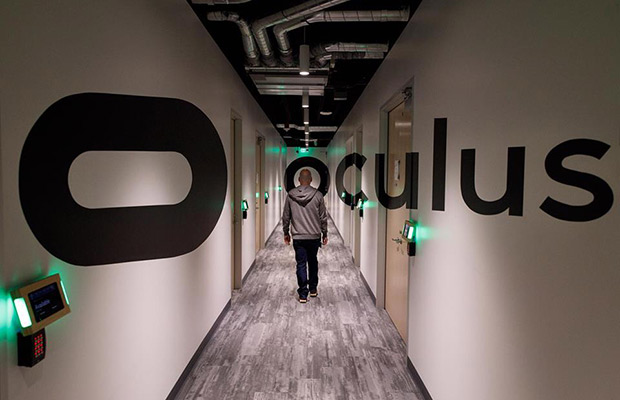 Цукерберг показал лабораторию Oculus Research, которая разрабатывает технологии виртуальной реальности