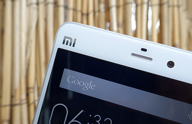 Компания Xiaomi проводит опрос по поводу места размещения логотипа