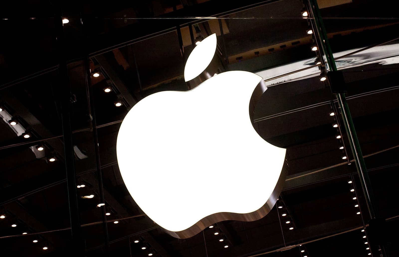 Сотрудника Apple осудили на три года за кражу $17.4 млн у компании