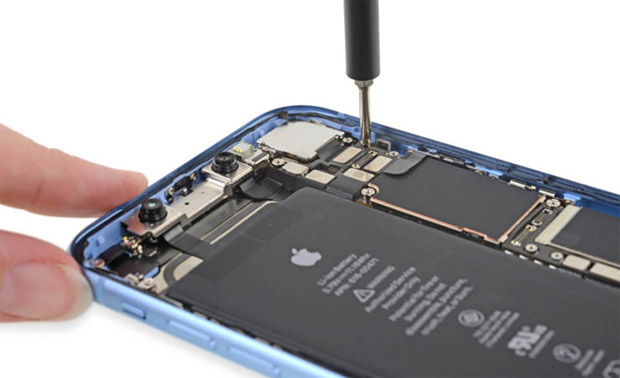 Apple подтвердила программную блокировку неофициально замененных батарей
