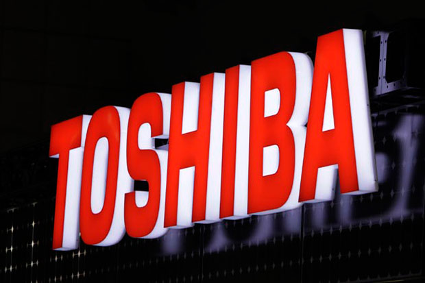 Toshiba увольняет почти 8000 сотрудников