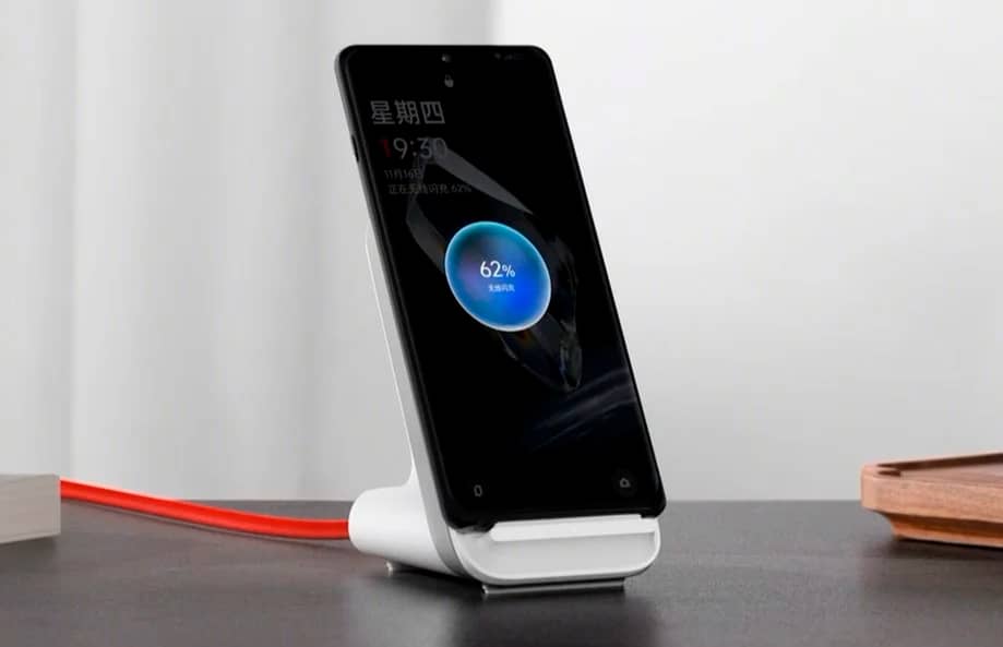 OnePlus выпустила беспроводную зарядку AIRVOOC 50W Wireless Flash Charger A1