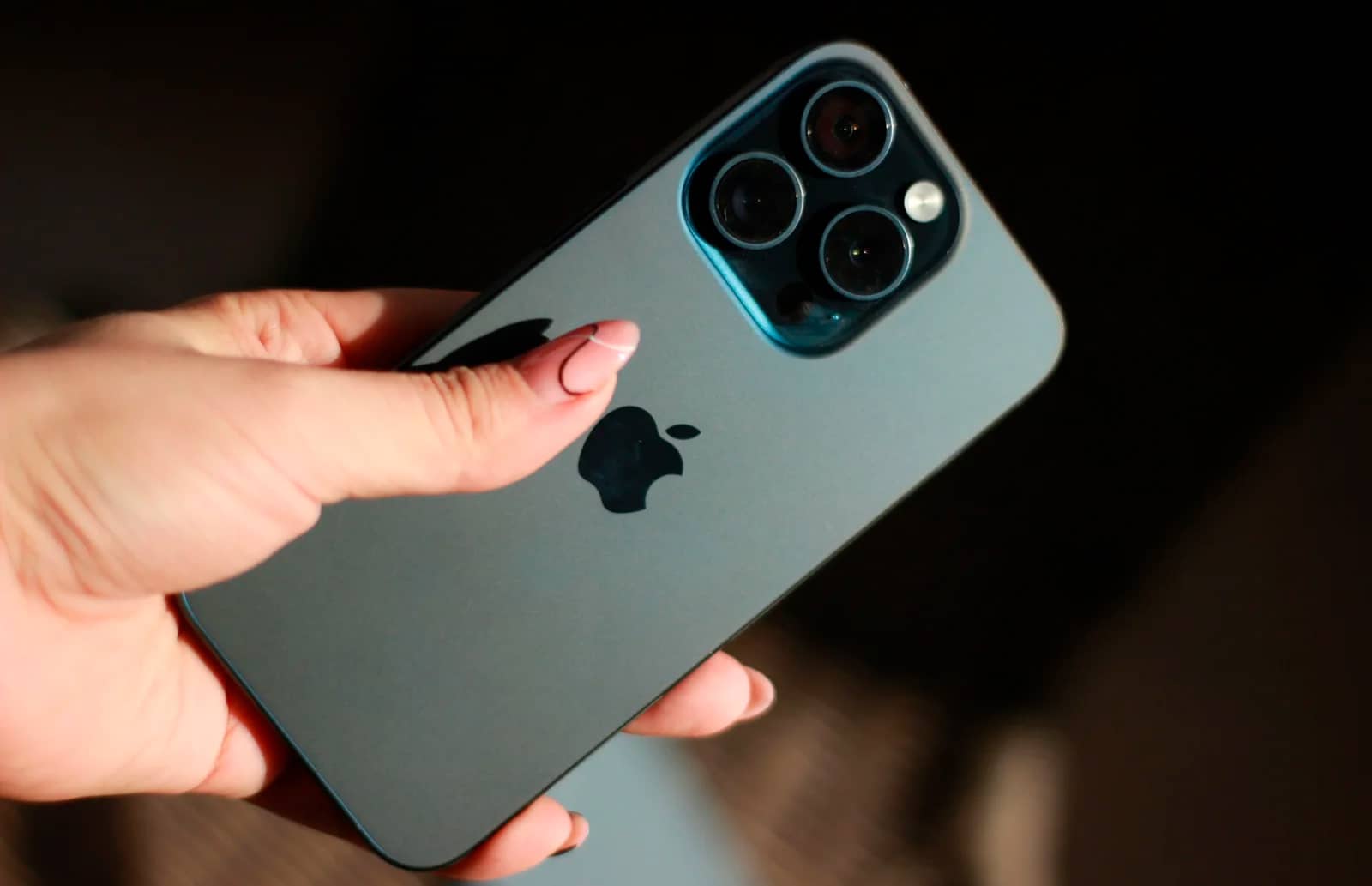 Apple заблокує iPhone з деталями від вкрадених смартфонів