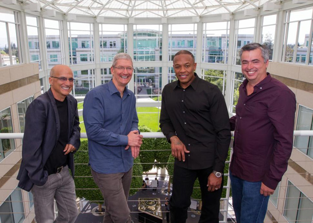 Кэни Уэст: Apple купила Beats из-за контракта Samsung с Jay Z