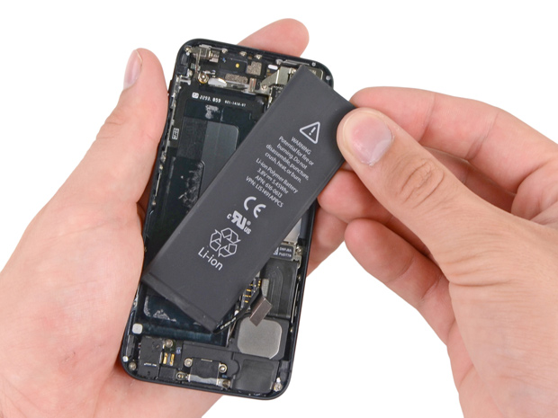 Apple расширила перечень стран, участвующих в программе по замене аккумулятора iPhone 5