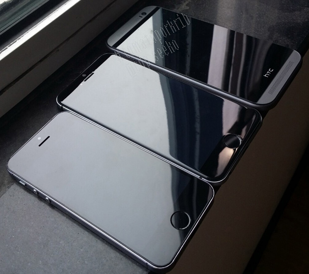 Утечка демонстрирует iPhone 6 рядом с НТС One (M8)