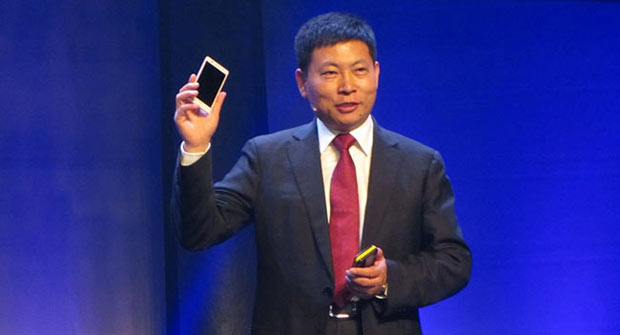 Глава Huawei дал интервью и высказал свое мнение относительно Samsung и Apple