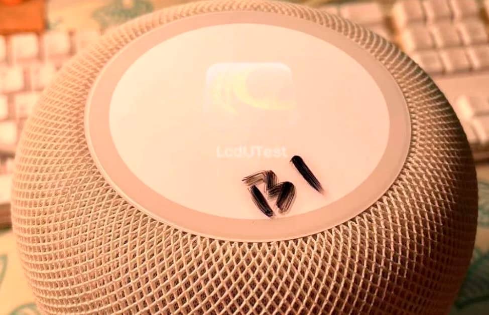 Опубликовано фото Apple HomePod с сенсорным экраном
