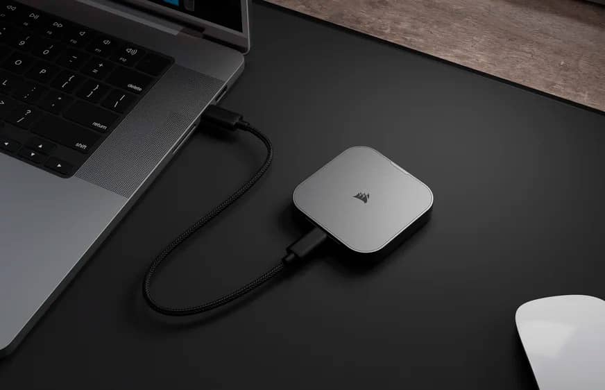 Corsair выпустила портативный твердотельный накопитель EX300U