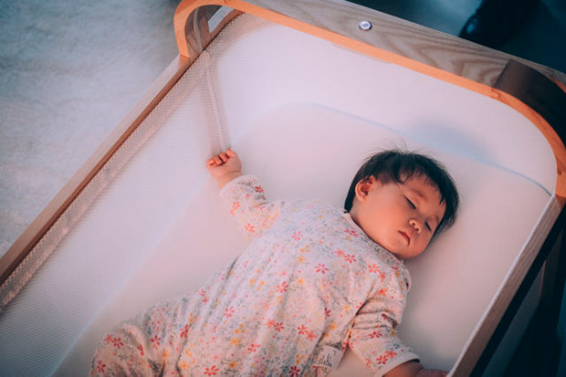 Представлена детская смарт-кровать, которая сама укачивает малыша