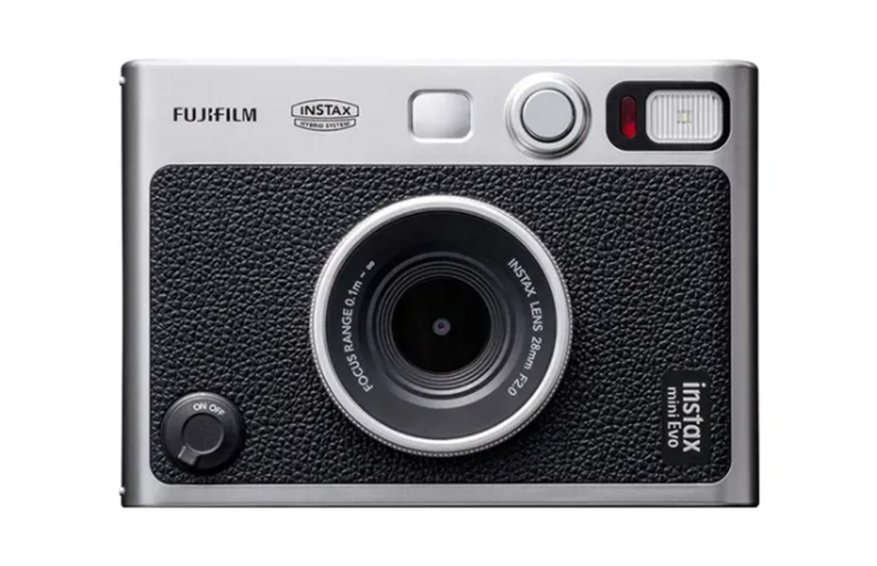 Представлена цифровая камера Fujifilm Instax Mini Evo в ретро-стиле