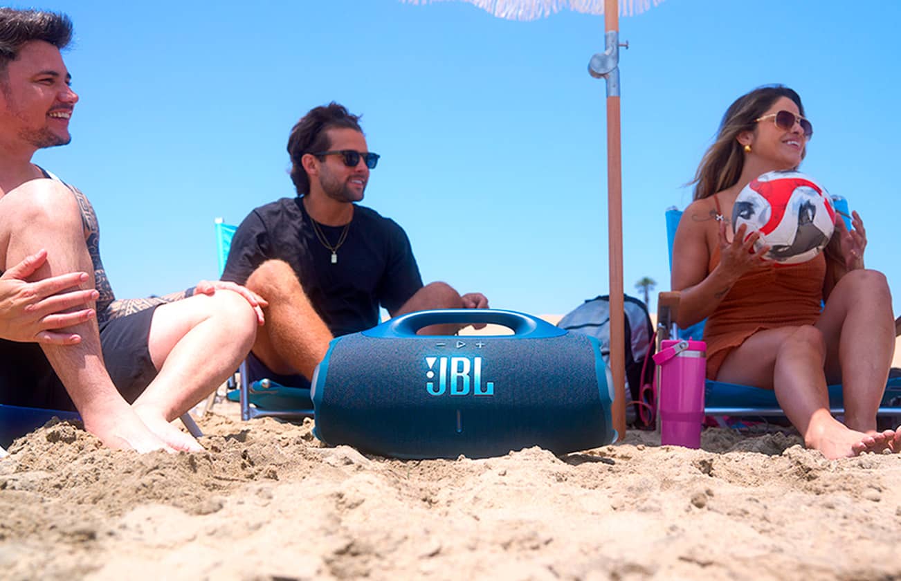 На глобальной арене представлена портативная колонка JBL Boombox 4