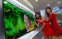 LG выпустила первый в мире OLED-телевизор с изогнутым экраном