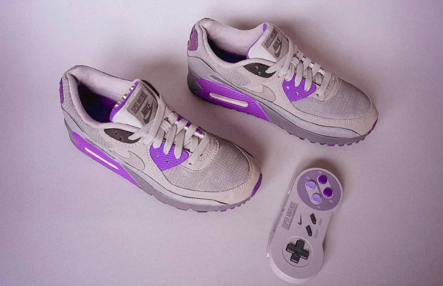 Созданы кроссовки Nike со встроенной игровой приставкой