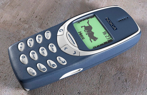 Шредер прорекламировали путем уничтожения в нем телефонов Nokia 3310