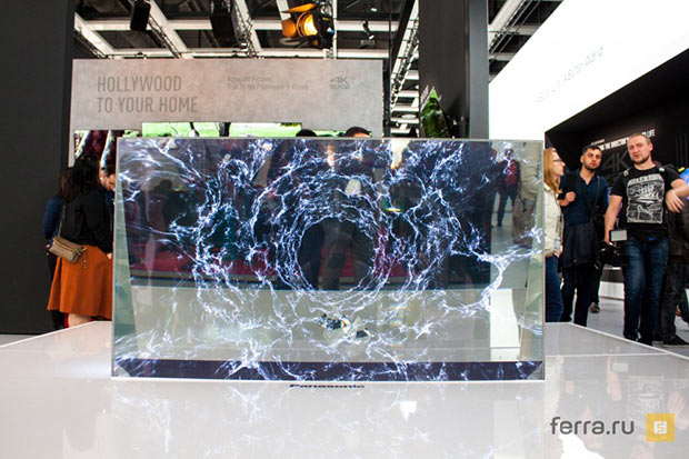 Panasonic показала концепт прозрачного OLED-телевизора