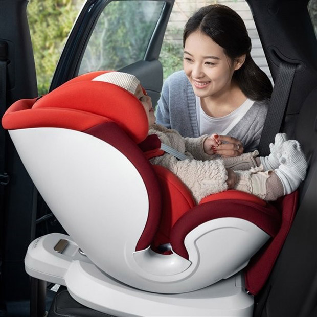 Xiaomi выпустила автокресло, вращающееся на 360 градусов