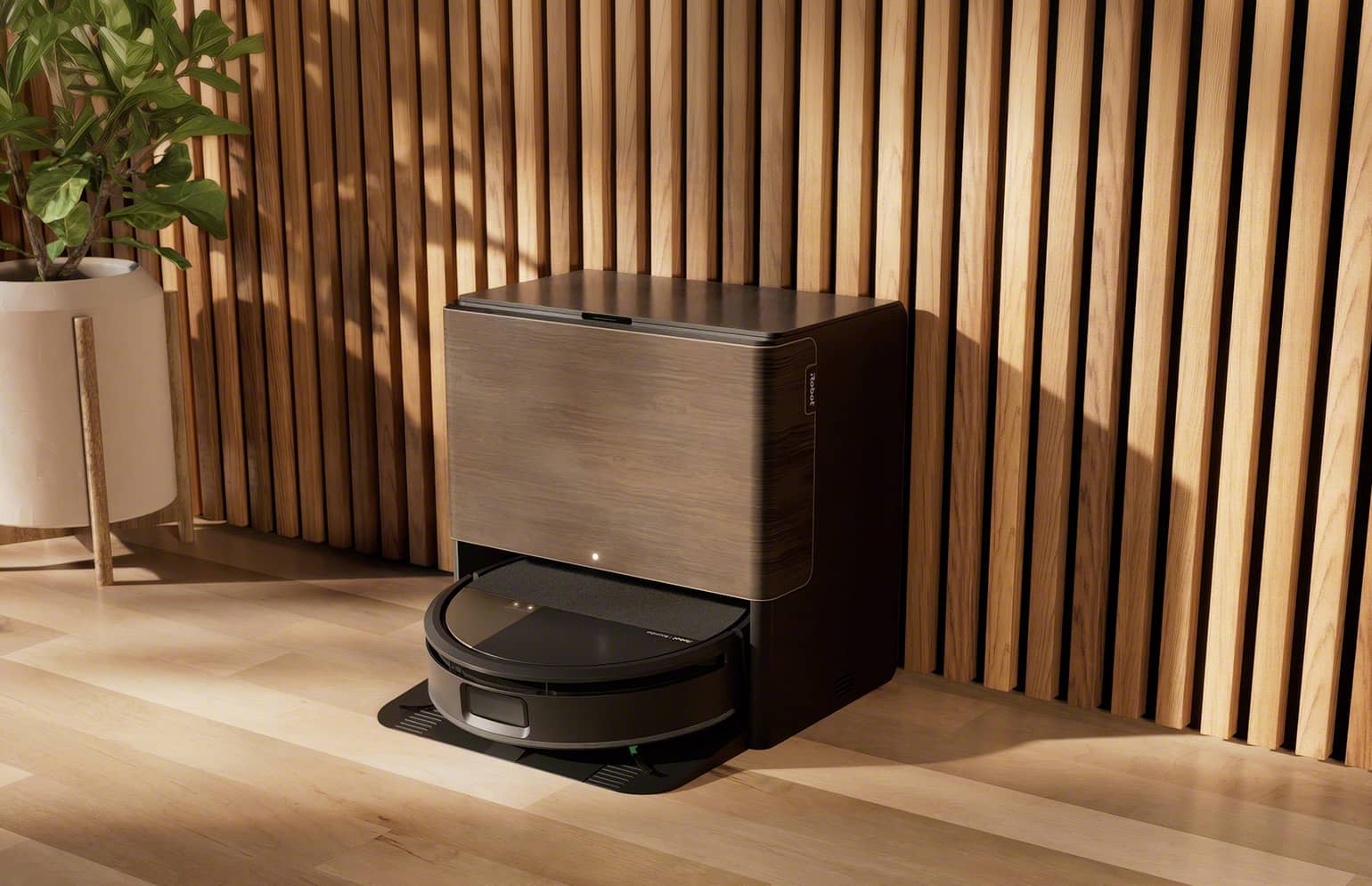 iRobot выпустила робот-пылесос с функциями влажной уборки Roomba Max 705 Combo
