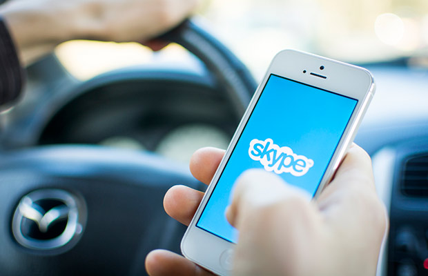 Skype начал переводить в реальном времени звонки на мобильные