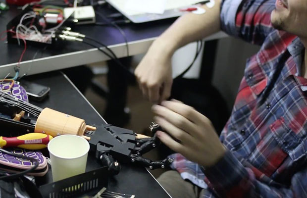 Во Львове создали прототип роботизированной руки стоимостью менее $300