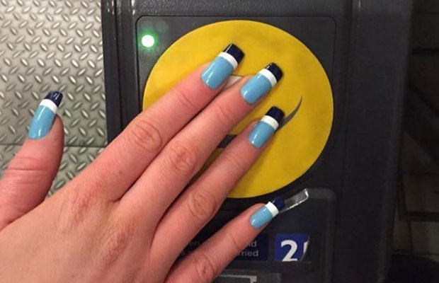 Новый бесконтактный способ оплаты проезда — при помощи ногтей
