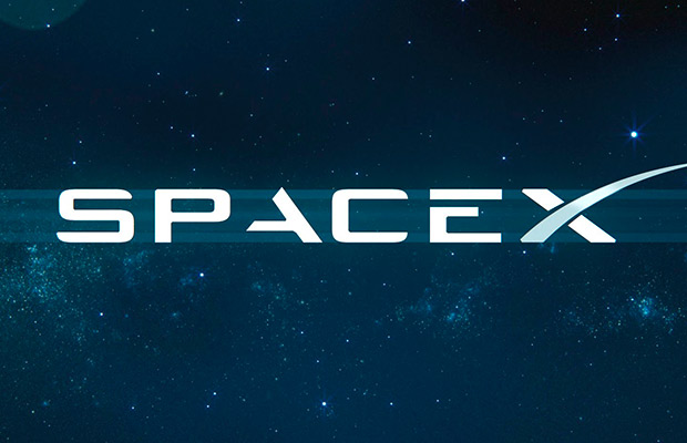 SpaceX завершила набор на тур к Луне, полет запланирован на конец 2018