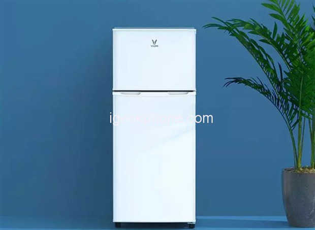Xiaomi выпустила компактный двухкамерный холодильник