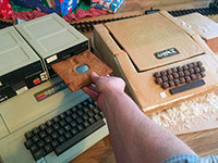 Дизайнер сделал съедобную копию компьютера Apple II+