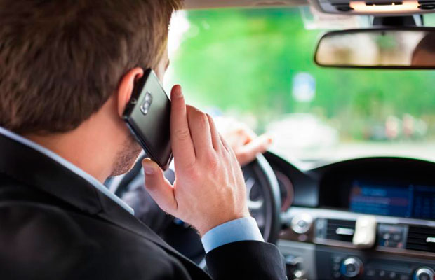 Новый гаджет заблокирует телефон водителя при поездке
