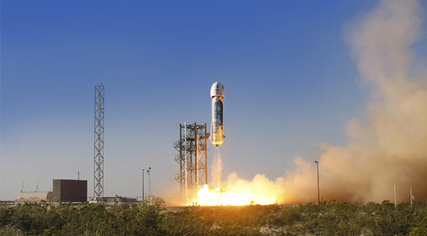 Компания гендиректора Amazon запустила ракету в космос
