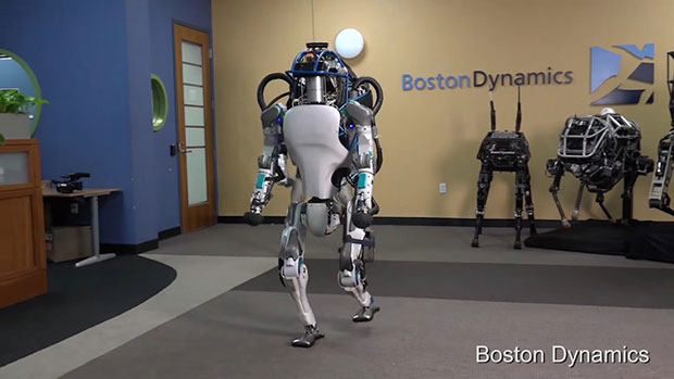 Человекоподобный робот Boston Dynamics рухнул со сцены во время презентации